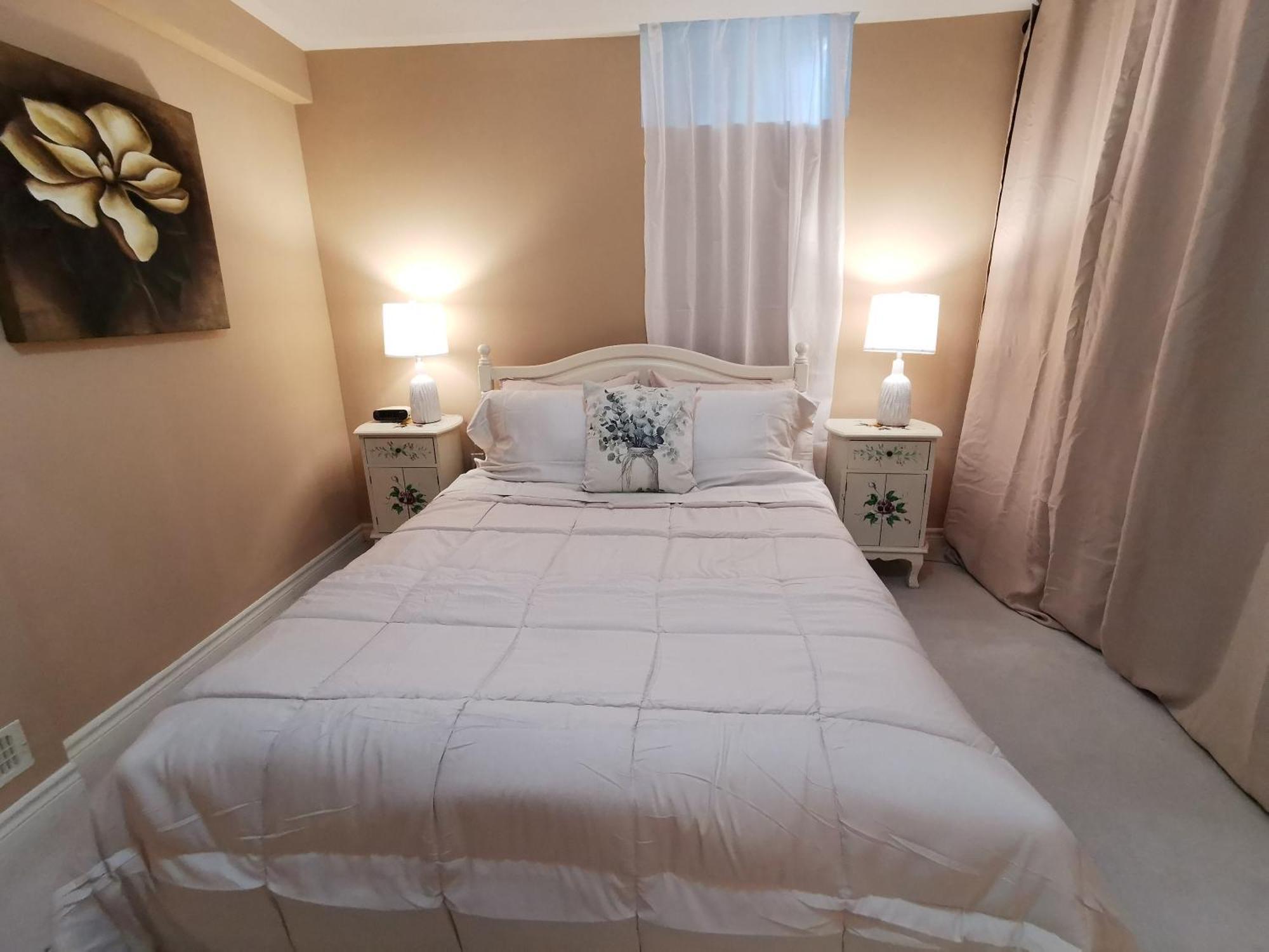4 Bedroom 3 Washroom Charming Home In Markham With Warm Cozy Vibe Kültér fotó