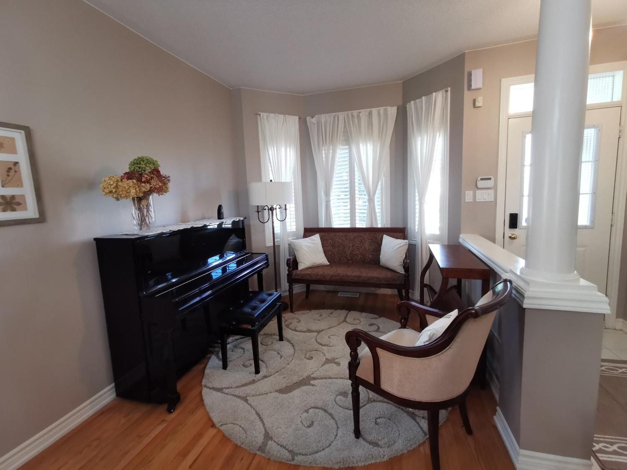 4 Bedroom 3 Washroom Charming Home In Markham With Warm Cozy Vibe Kültér fotó