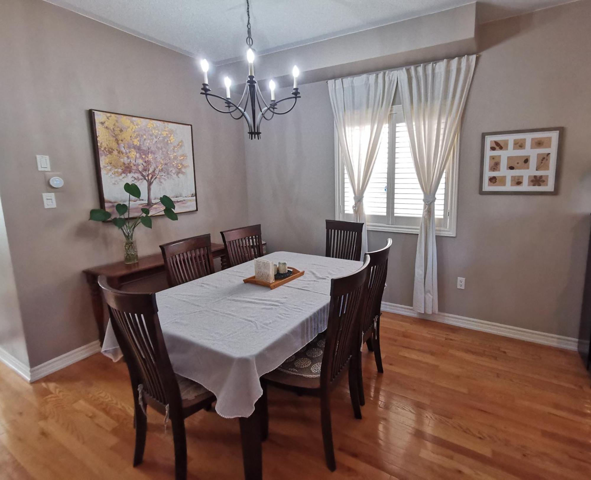 4 Bedroom 3 Washroom Charming Home In Markham With Warm Cozy Vibe Kültér fotó