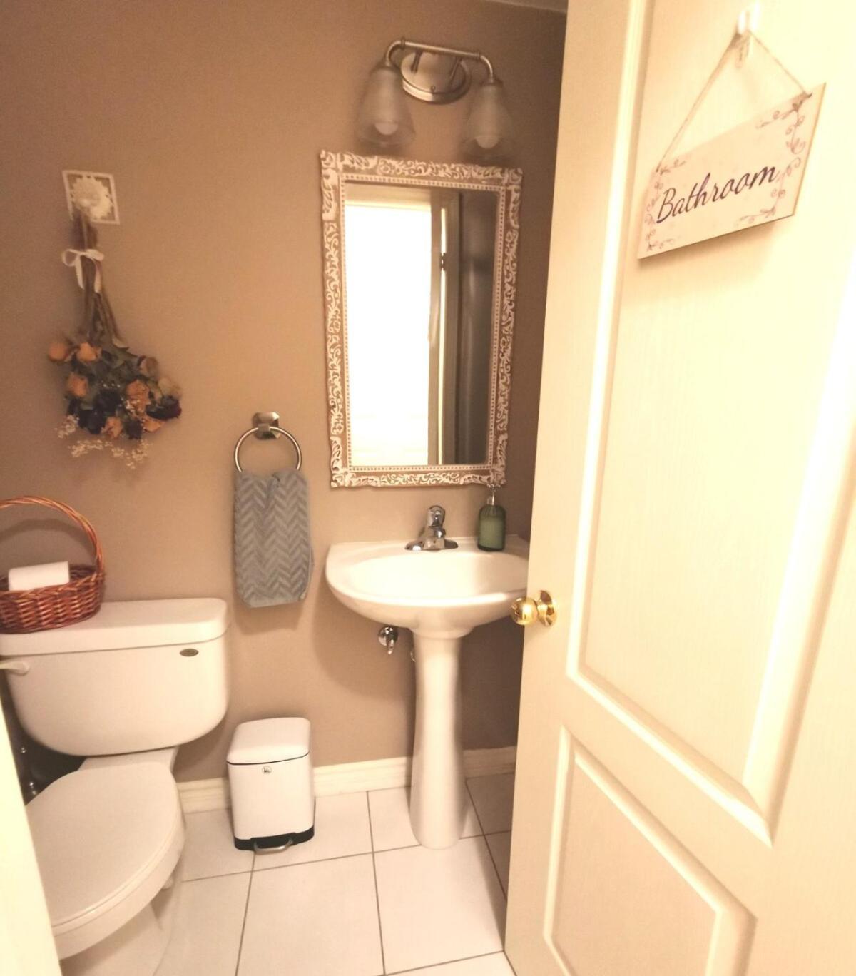 4 Bedroom 3 Washroom Charming Home In Markham With Warm Cozy Vibe Kültér fotó